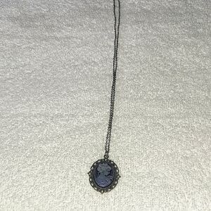 Elegant Silver Cameo Pendant Necklace